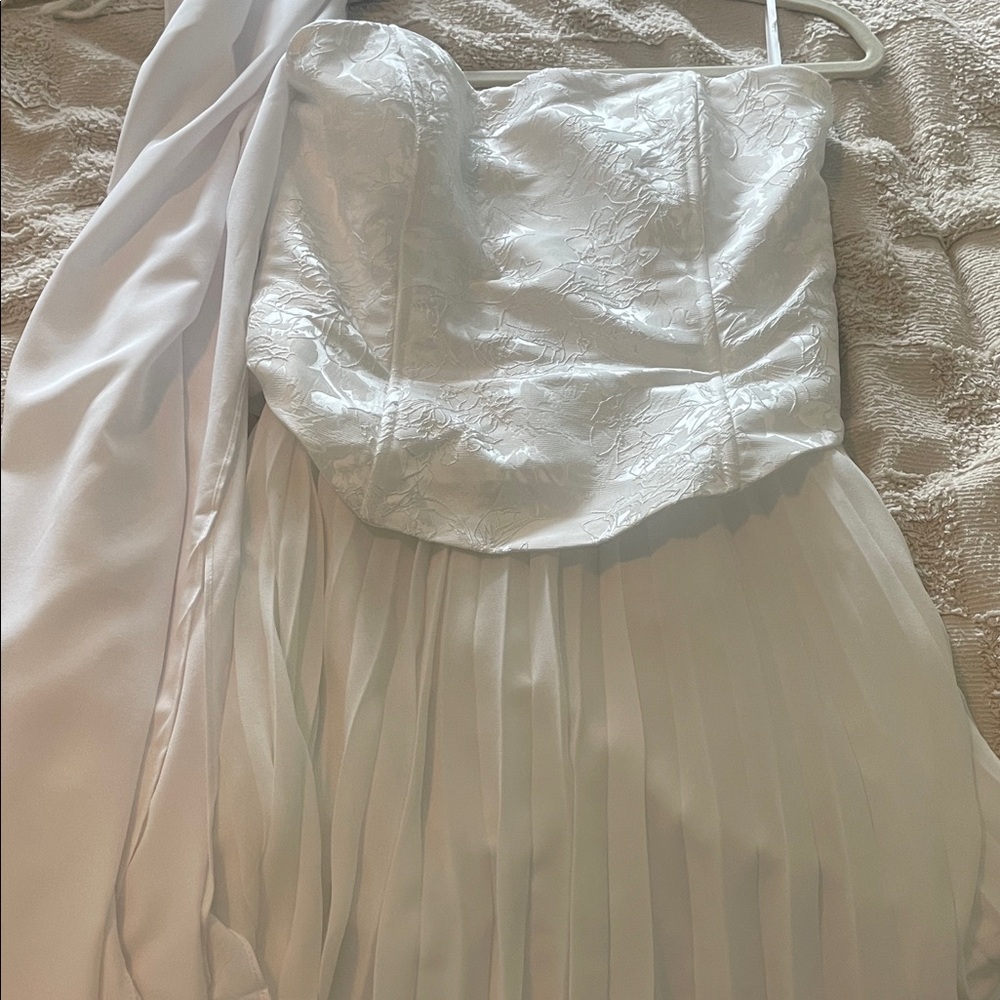Lulu's Strapless White Pleated Dress